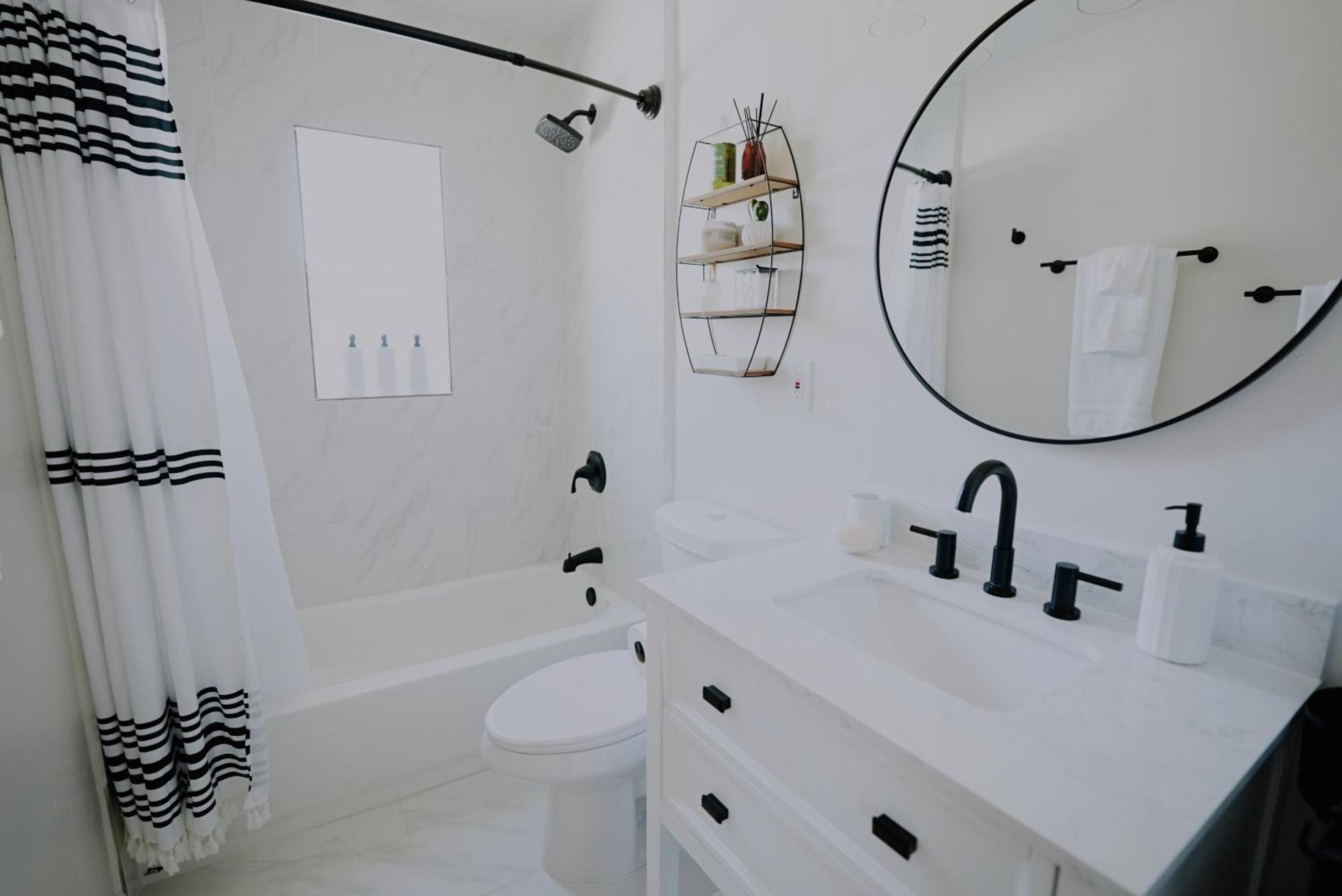 Centrally Located! Remodeled! Huge Backyard! The White House Albuquerque Eksteriør bilde