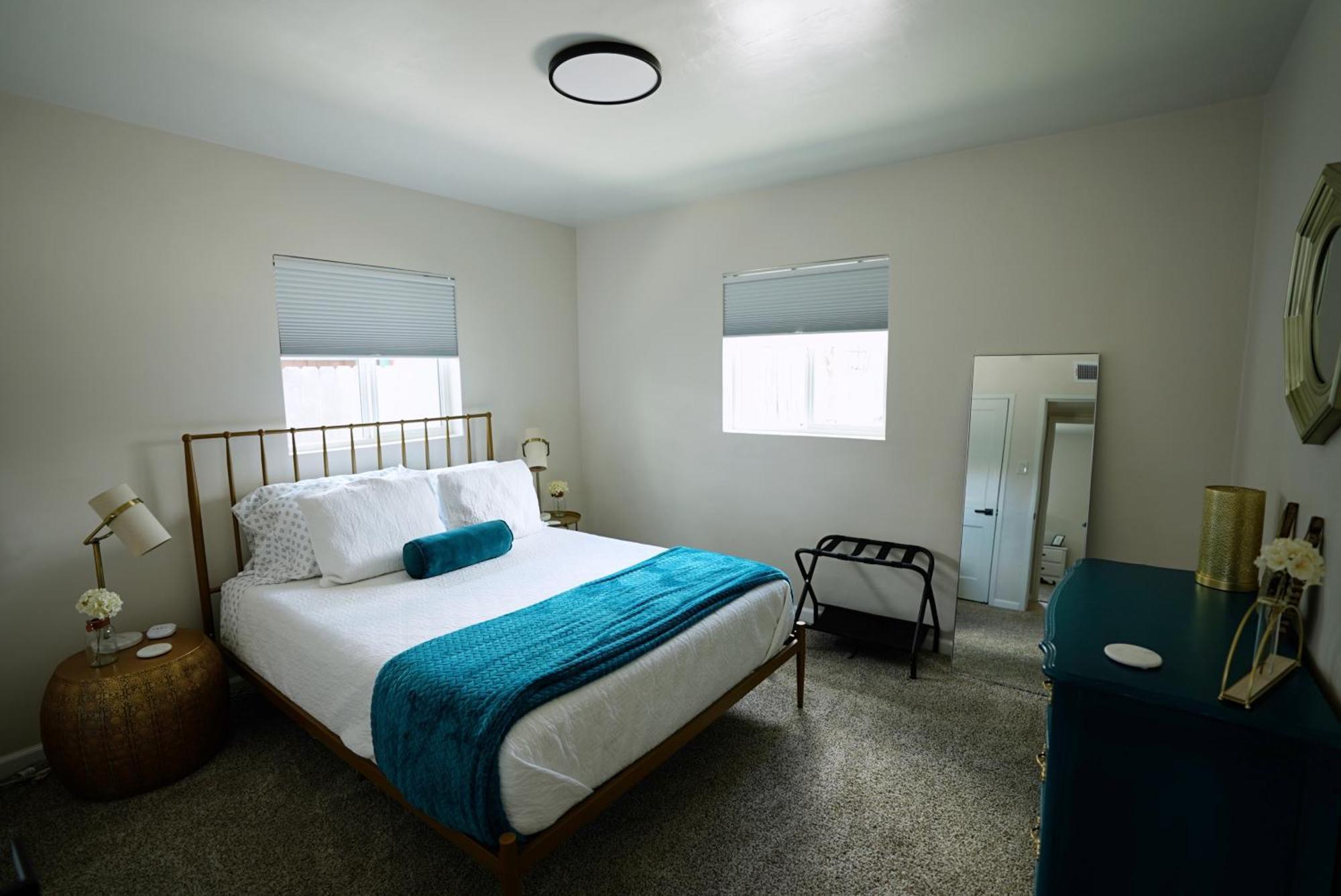 Centrally Located! Remodeled! Huge Backyard! The White House Albuquerque Eksteriør bilde
