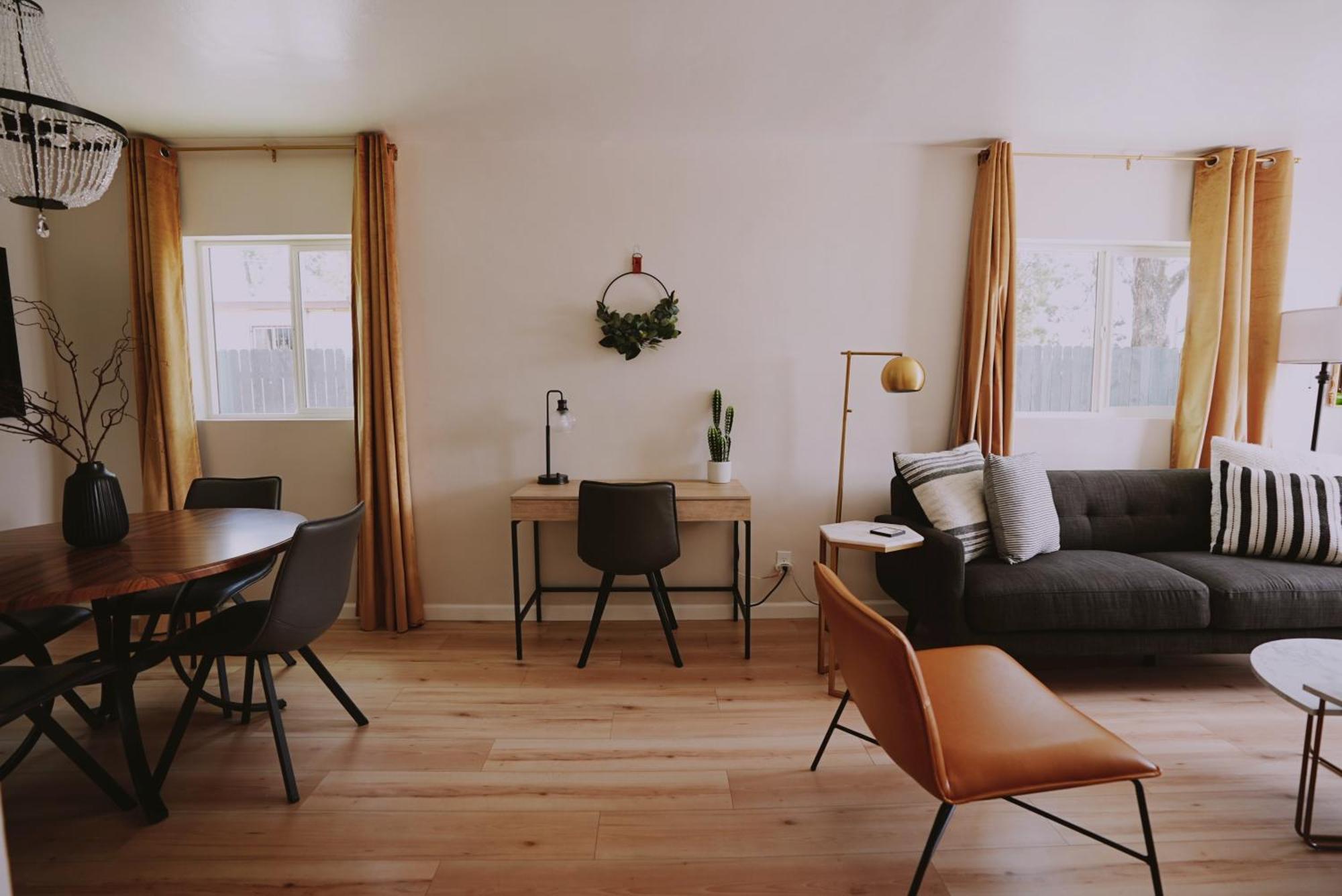 Centrally Located! Remodeled! Huge Backyard! The White House Albuquerque Eksteriør bilde
