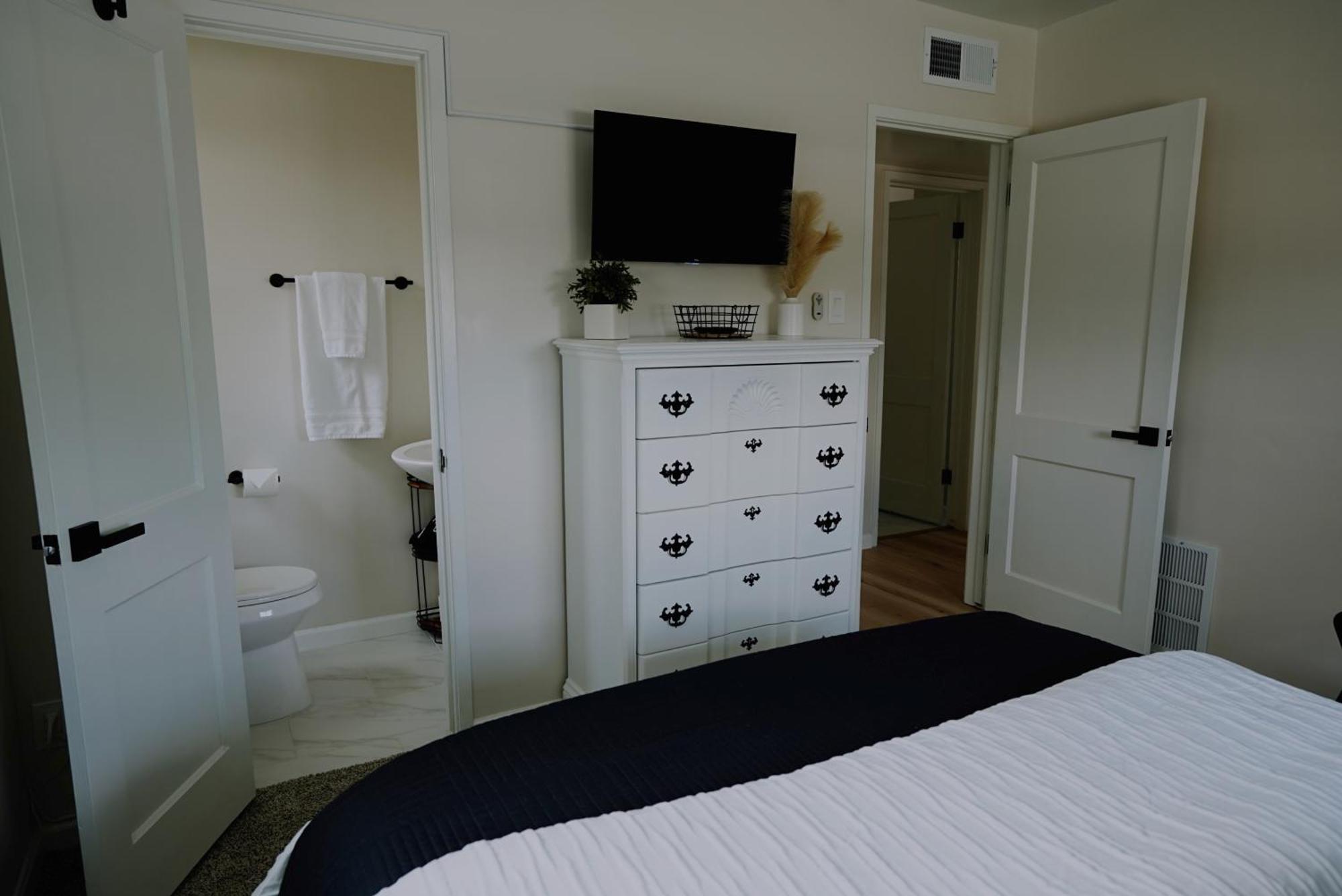 Centrally Located! Remodeled! Huge Backyard! The White House Albuquerque Eksteriør bilde